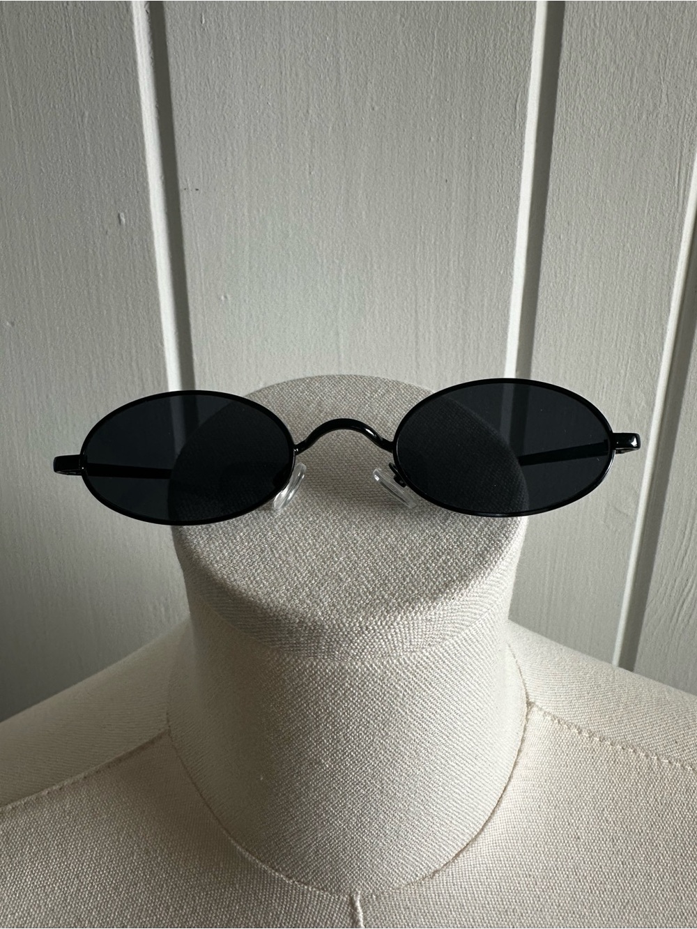 Classic Hippy Oval Black Sunglasses
